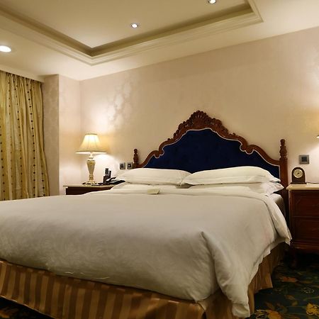 Royal Seasons Hotel Taipei ‧ Nanjing W. Exterior photo