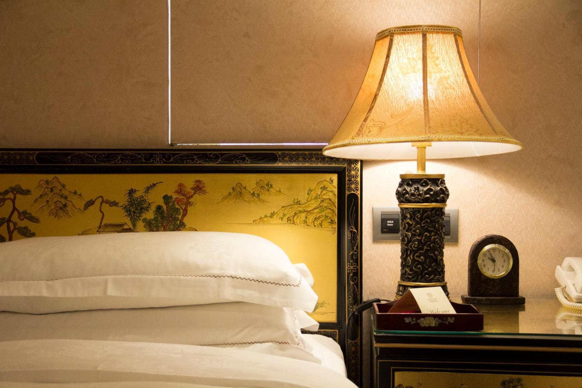Royal Seasons Hotel Taipei ‧ Nanjing W. Exterior photo