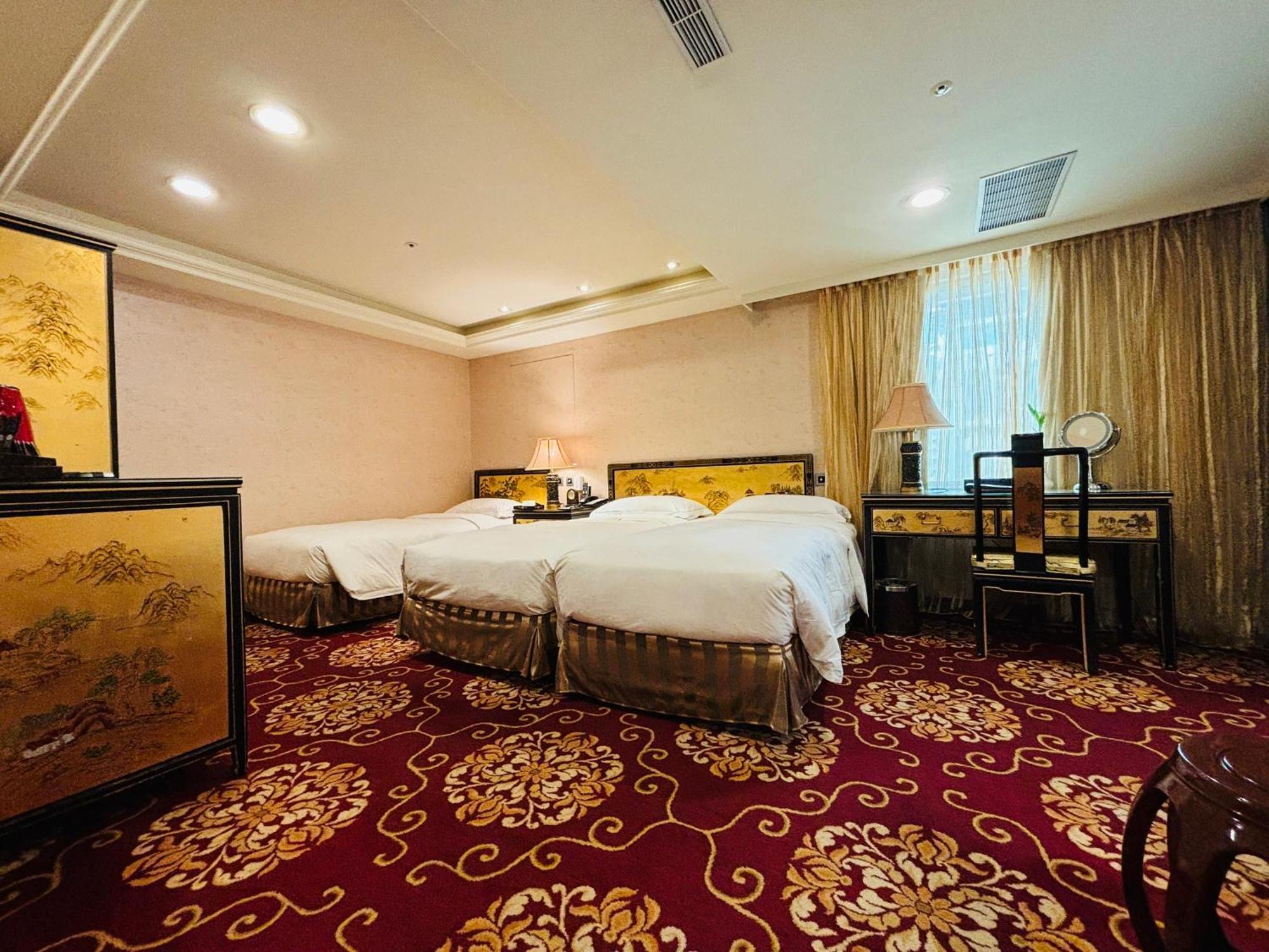 Royal Seasons Hotel Taipei ‧ Nanjing W. Exterior photo