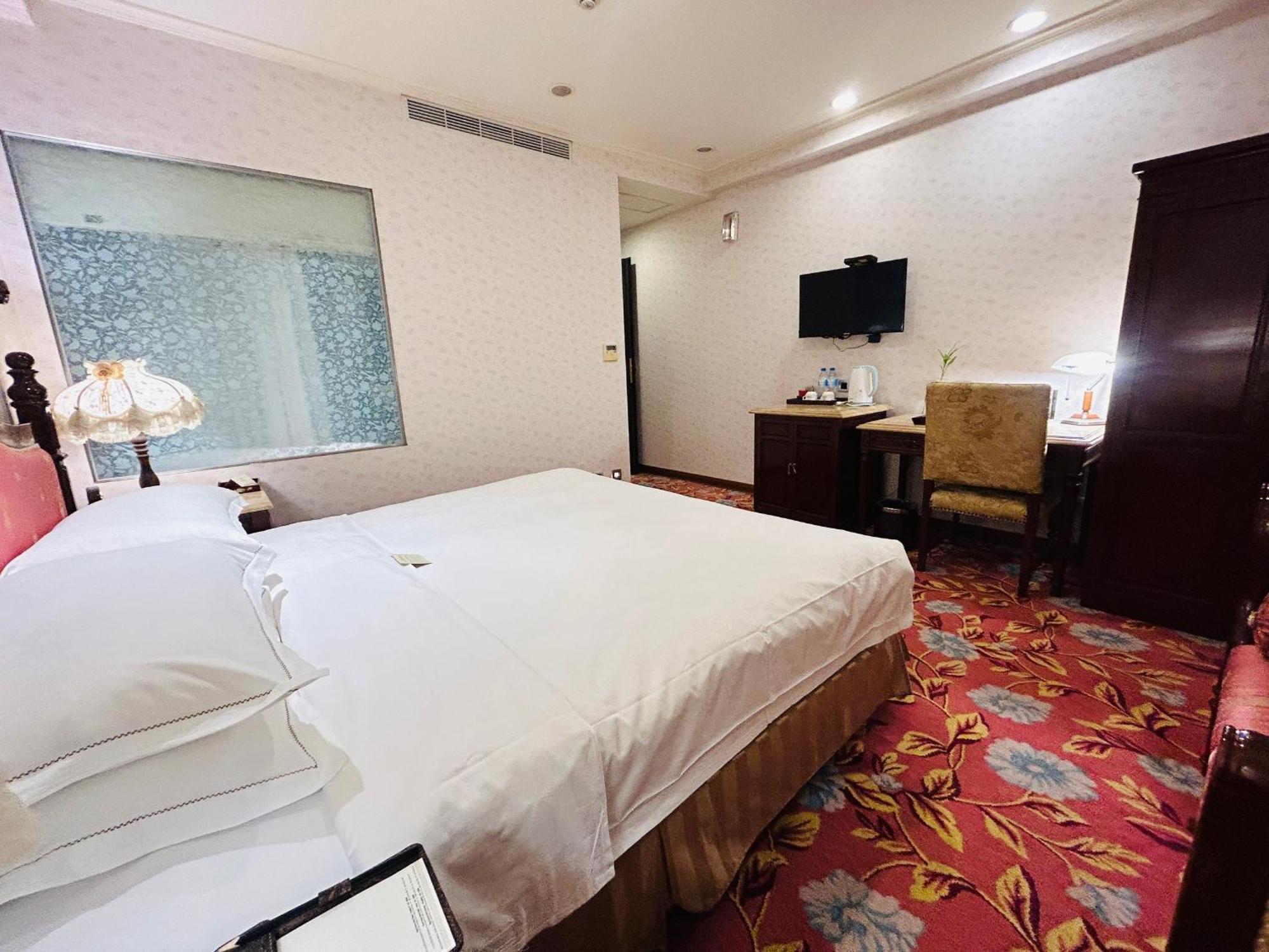 Royal Seasons Hotel Taipei ‧ Nanjing W. Exterior photo