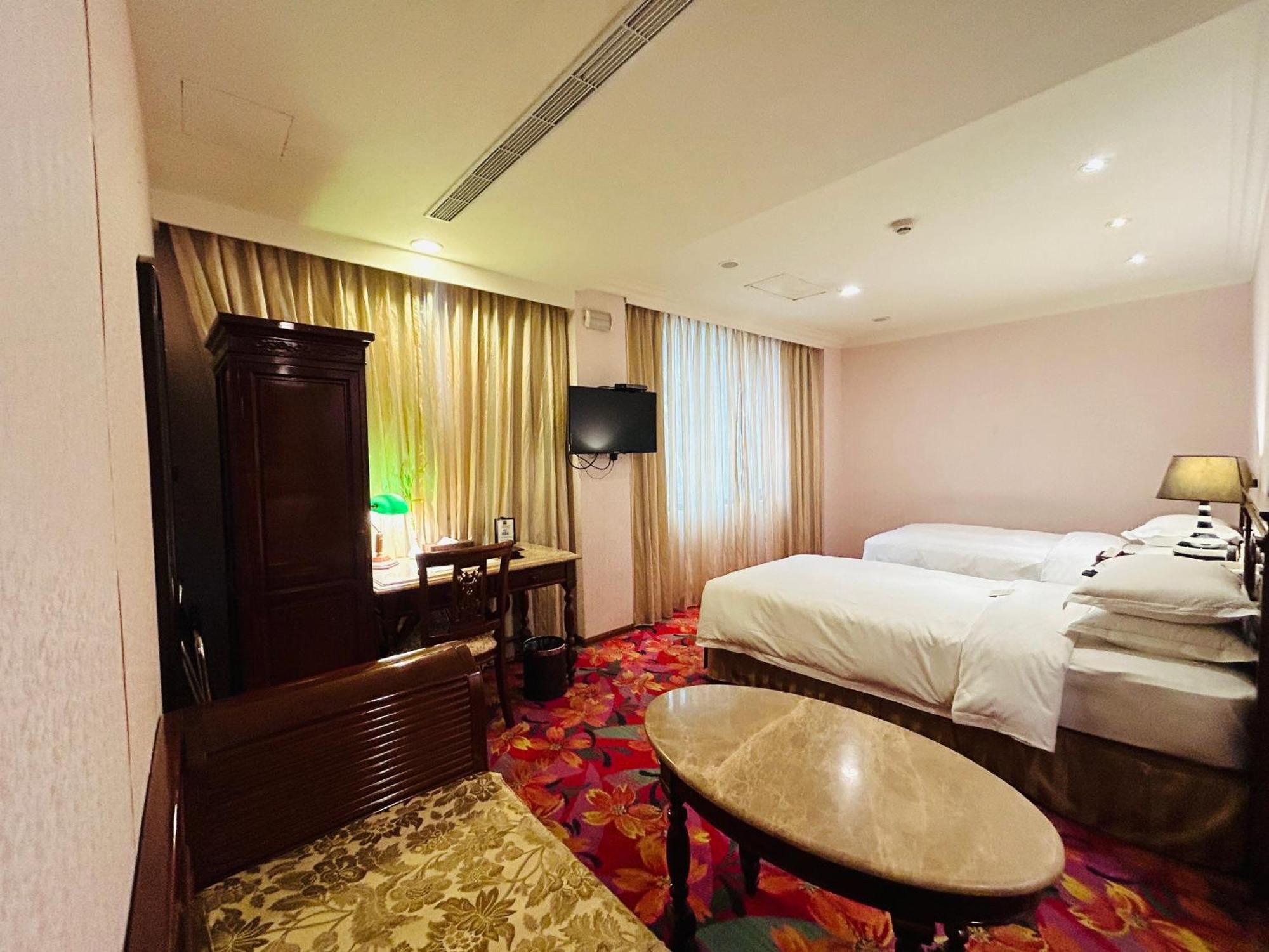 Royal Seasons Hotel Taipei ‧ Nanjing W. Exterior photo