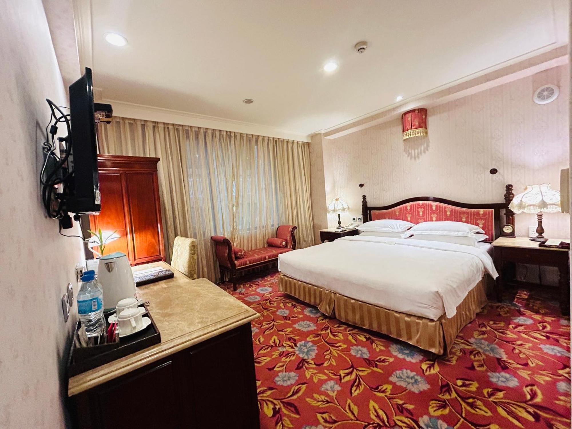 Royal Seasons Hotel Taipei ‧ Nanjing W. Exterior photo
