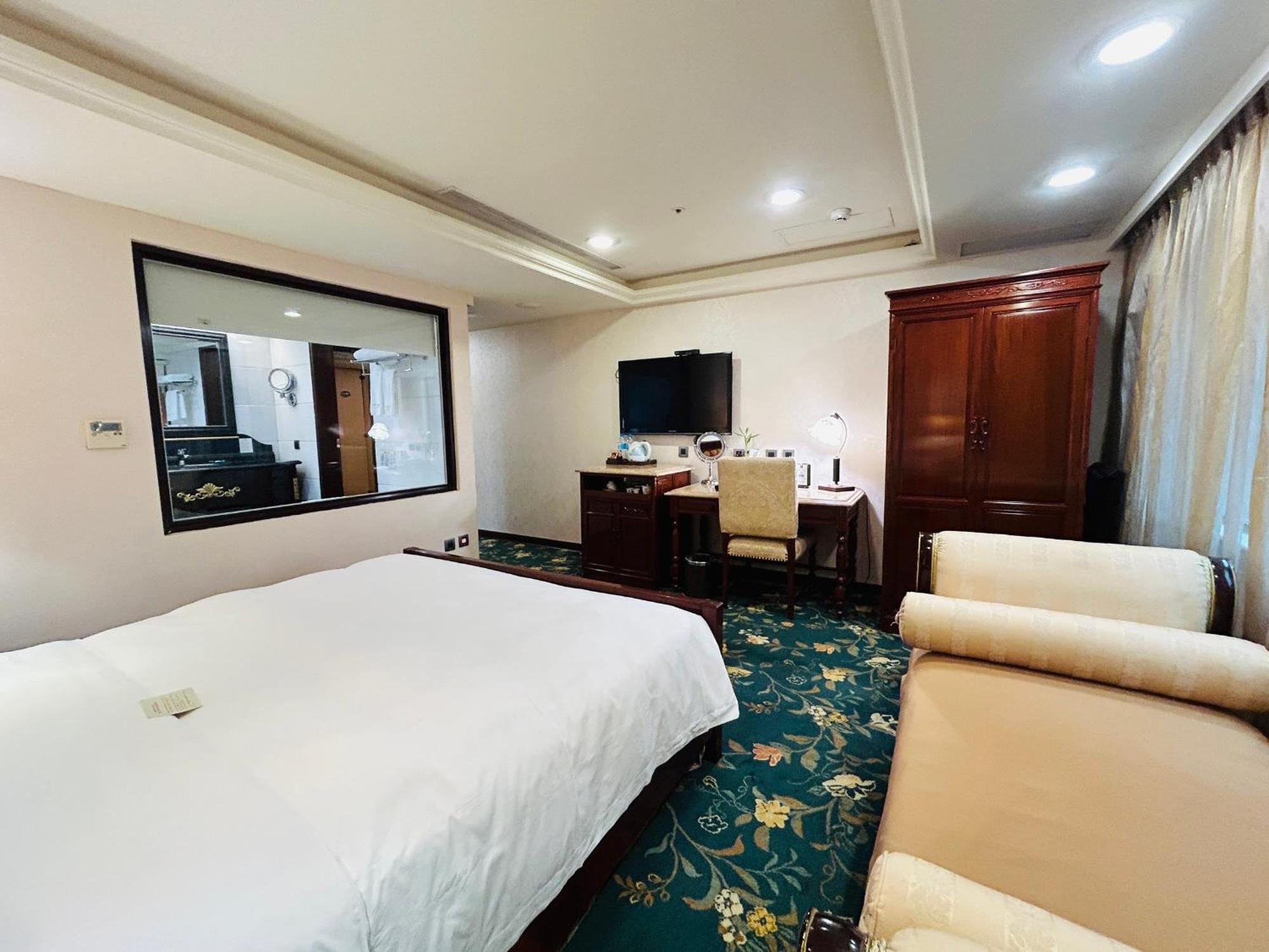 Royal Seasons Hotel Taipei ‧ Nanjing W. Exterior photo