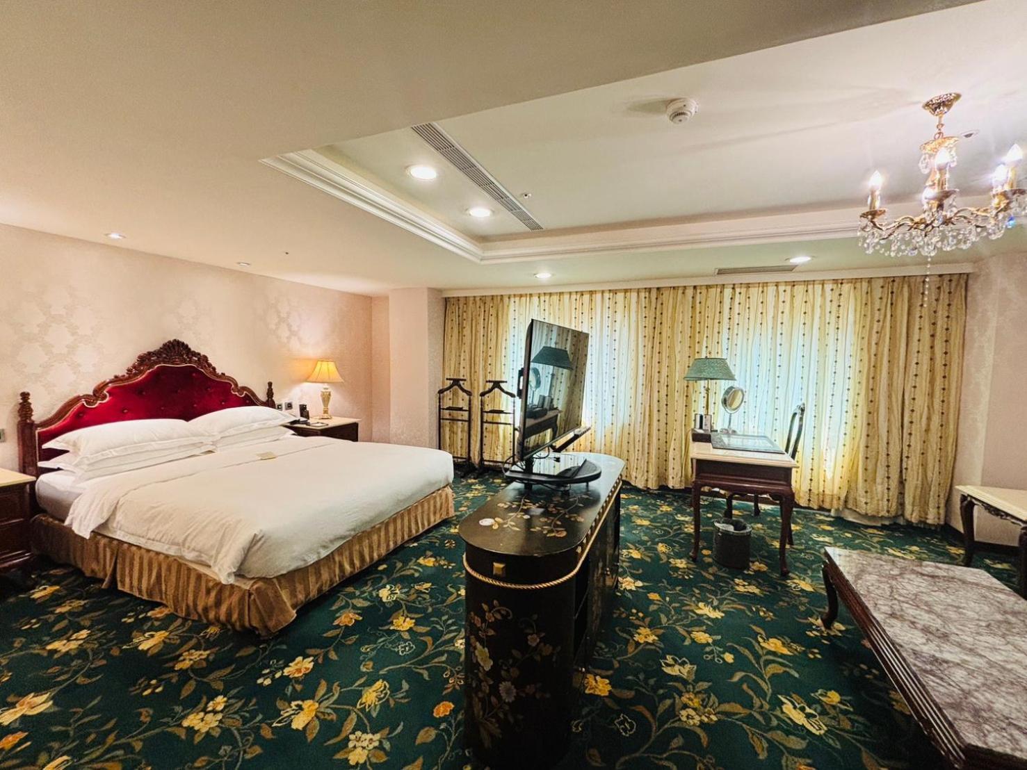 Royal Seasons Hotel Taipei ‧ Nanjing W. Exterior photo