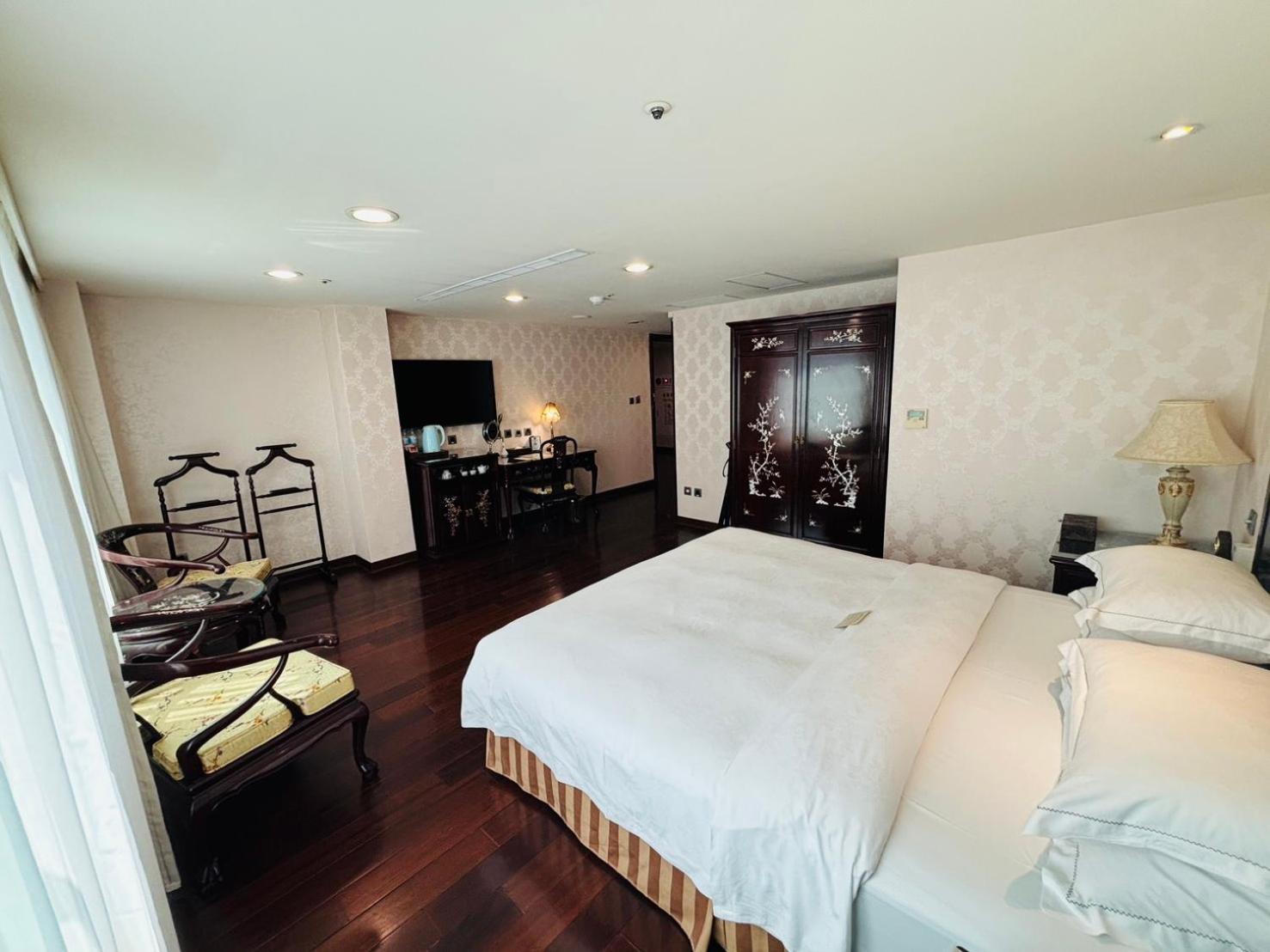 Royal Seasons Hotel Taipei ‧ Nanjing W. Exterior photo