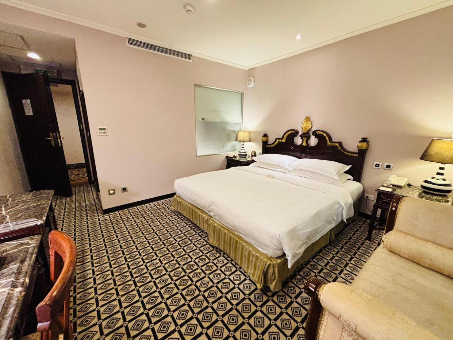 Royal Seasons Hotel Taipei ‧ Nanjing W. Exterior photo