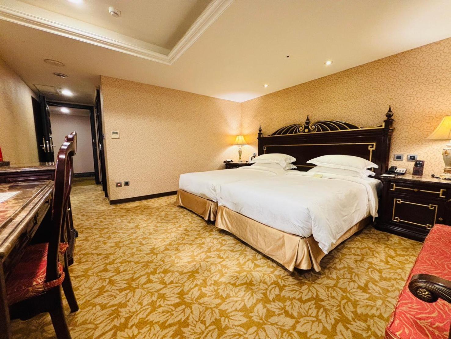 Royal Seasons Hotel Taipei ‧ Nanjing W. Exterior photo