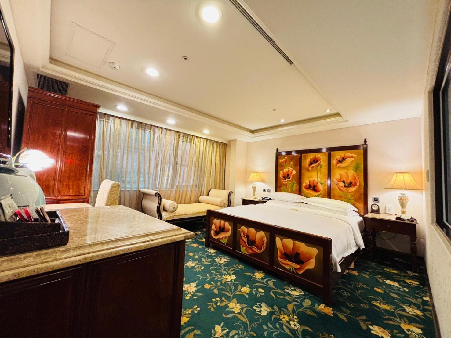Royal Seasons Hotel Taipei ‧ Nanjing W. Exterior photo